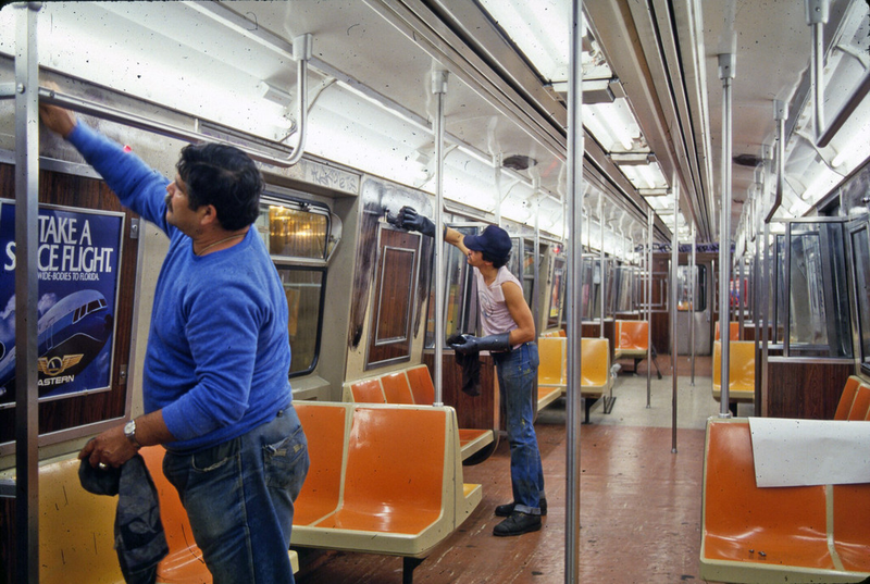 Illustration for article titled 37 Rare and Beautiful Images of the NYC Subway in the 1980s